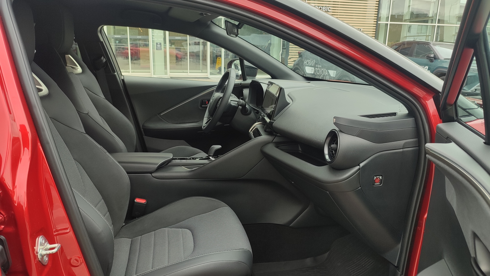 Toyota C-HR 2023 року з пробігом 64327 км, Хетчбек, Тойота Центр Київ "ВіДі Автострада", м.Київ - 1448000 ГРН | Фото № 6
