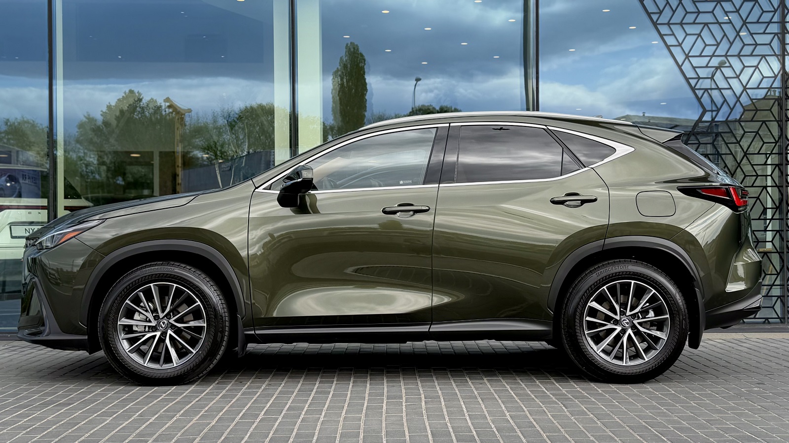 Lexus NX 2024 року з пробігом 15813 км, Універсал, Лексус Одеса, м.Одеса - 2592960 ГРН | Фото № 3