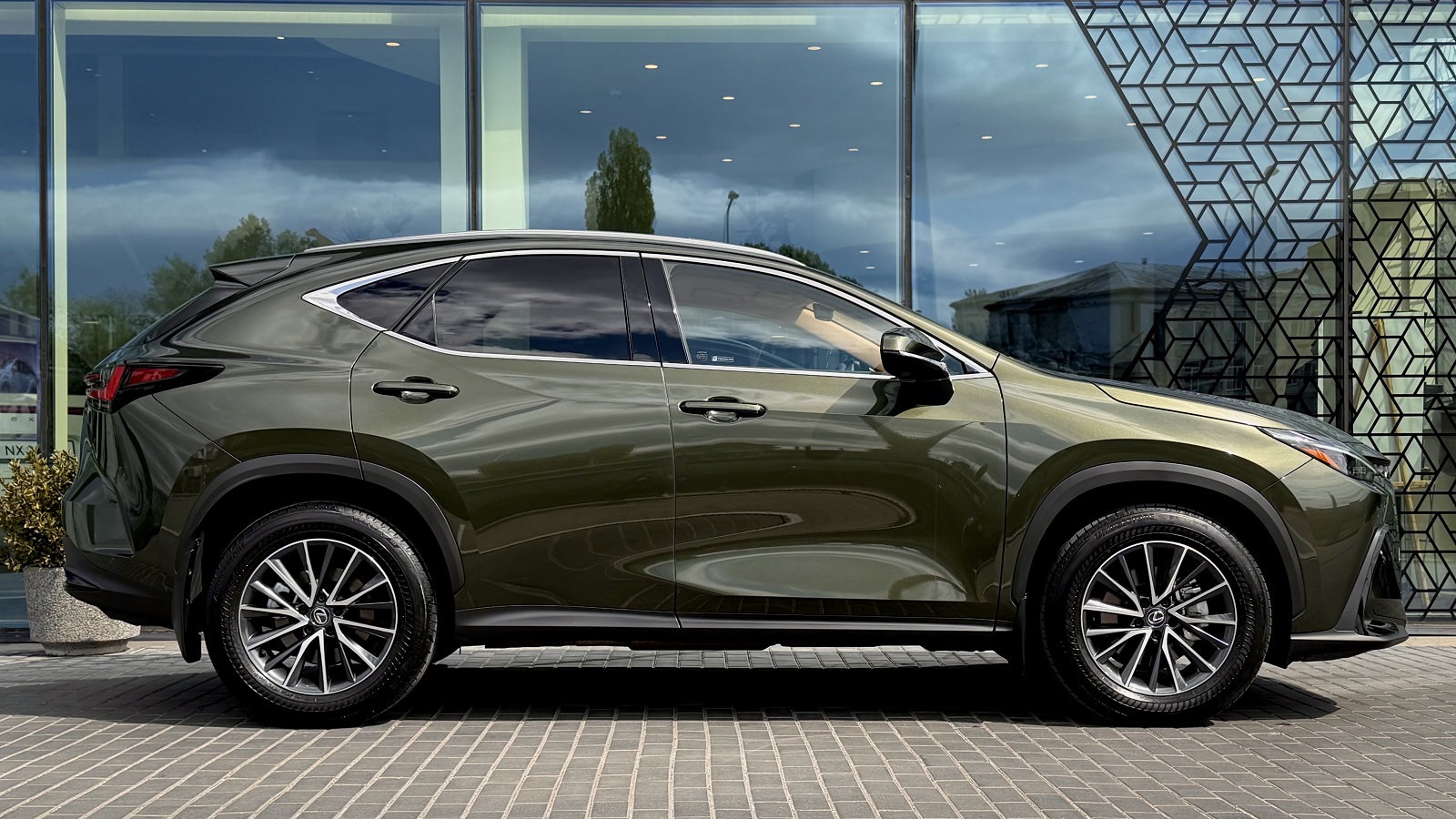 Lexus NX 2024 року з пробігом 15813 км, Універсал, Лексус Одеса, м.Одеса - 2592960 ГРН | Фото № 17