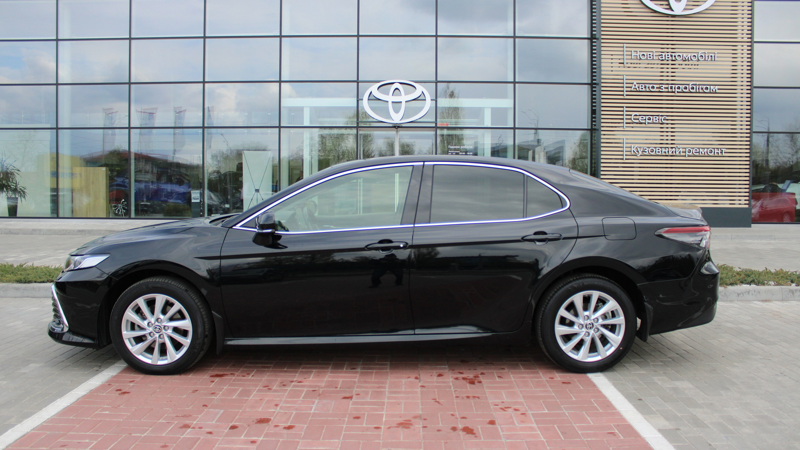 Toyota CAMRY 2021 року з пробігом 83765 км, Седан, Тойота Центр Черкаси "Мотор Сіті", м.Черкаси - 1270000 ГРН | Фото № 3
