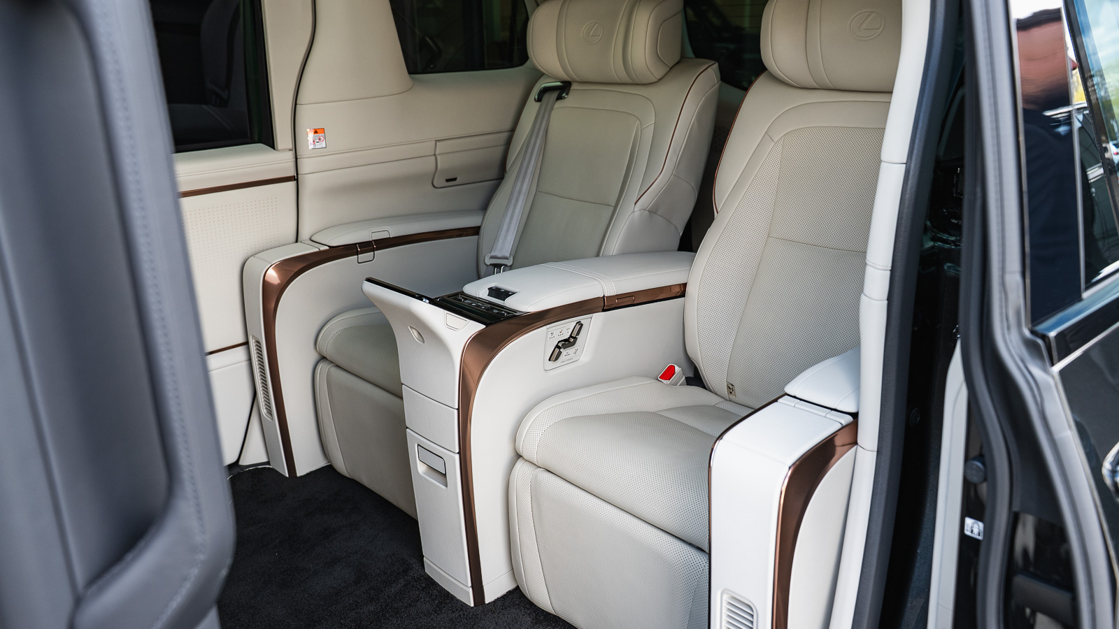 Lexus LM 350h 2025 року з пробігом 10401 км, Мінівен, Лексус Дніпро, м.Дніпро - 5694000 ГРН | Фото № 10