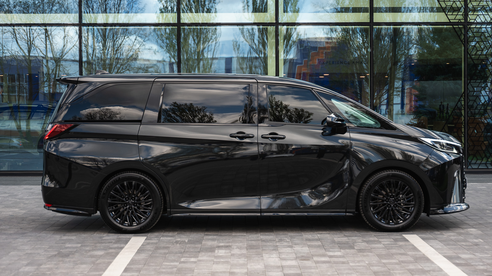 Lexus LM 350h 2025 року з пробігом 10401 км, Мінівен, Лексус Дніпро, м.Дніпро - 5694000 ГРН | Фото № 17