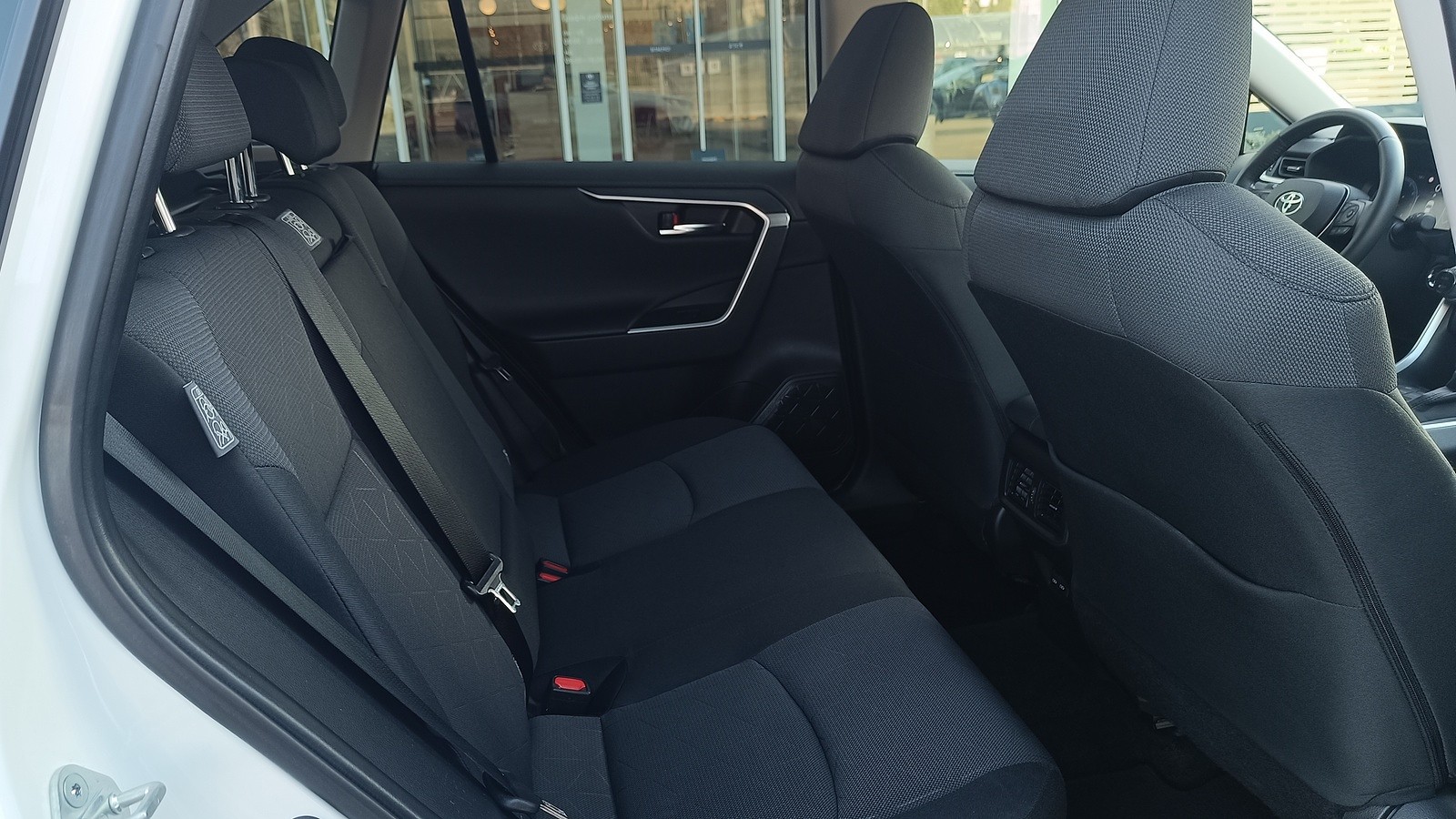 Toyota RAV4 2023 року з пробігом 44454 км, Універсал, Тойота Центр Київ "ВіДі Автострада", м.Київ - 1378000 ГРН | Фото № 7
