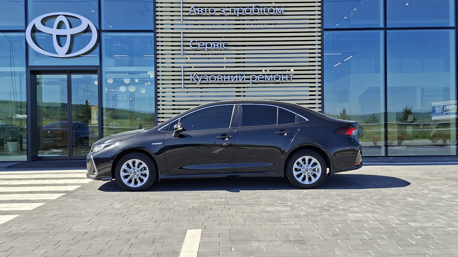 Toyota COROLLA 2019 року з пробігом 249439 км, Седан, Тойота Центр Ужгород "Карат Мотор", м.Ужгород - 742000 ГРН | Фото № 3