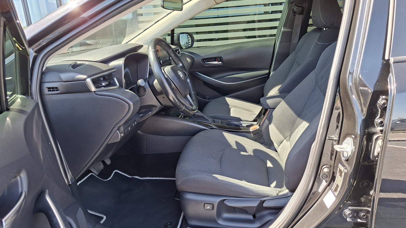 Toyota COROLLA 2019 року з пробігом 249439 км, Седан, Тойота Центр Ужгород "Карат Мотор", м.Ужгород - 742000 ГРН | Фото № 12
