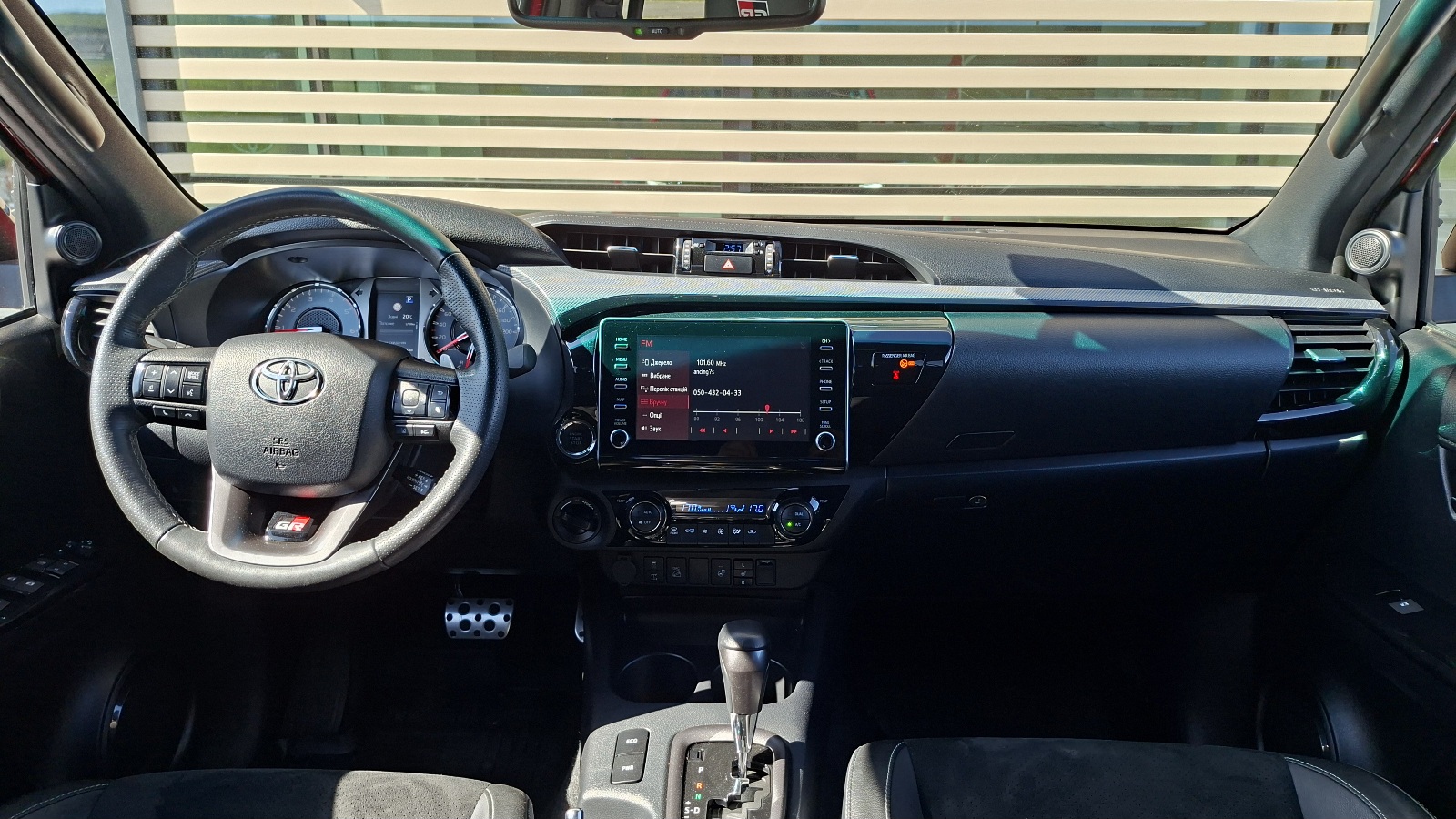 Toyota HILUX 2023 року з пробігом 14030 км, Пікап, Тойота Центр Ужгород "Карат Мотор", м.Ужгород - 2300880 ГРН | Фото № 8
