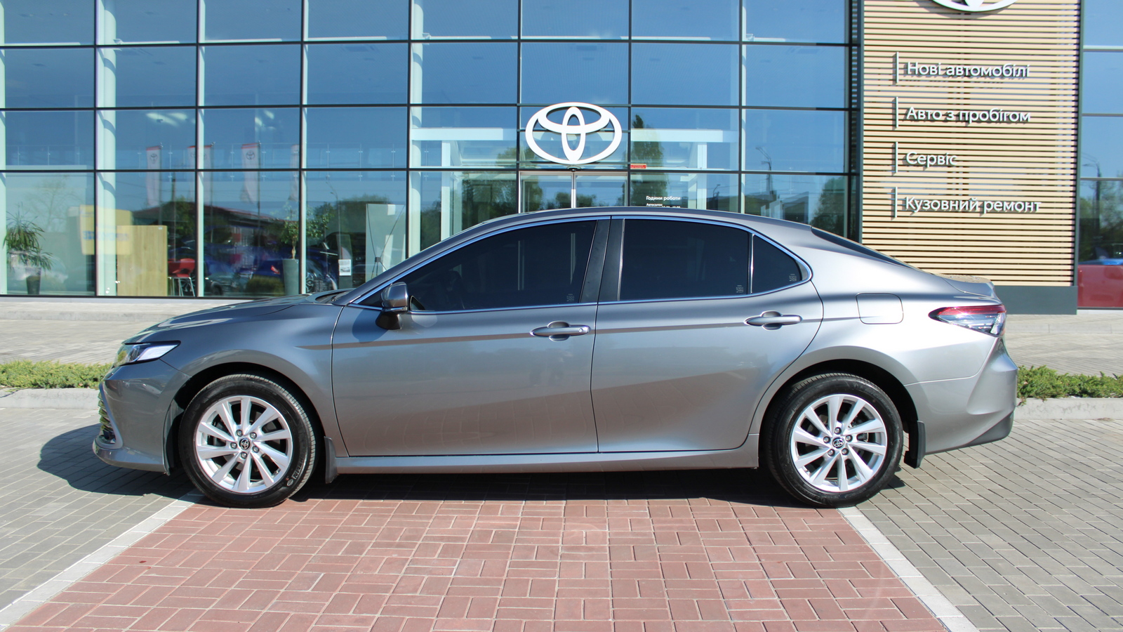 Toyota CAMRY 2022 року з пробігом 62445 км, Седан, Тойота Центр Черкаси "Мотор Сіті", м.Черкаси - 1180000 ГРН | Фото № 3