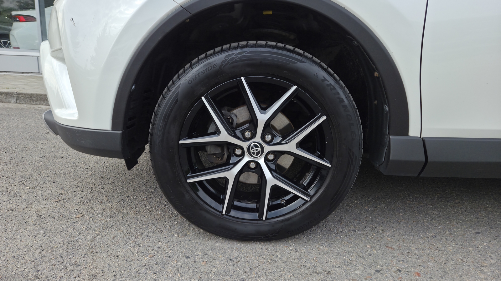 Toyota RAV4 2017 року, Універсал, Тойота Центр Кропивницький "Мотор - Олві", м.Кропивницький | Фото № 12 Toyota RAV4 2017 року з пробігом 117317 км, Універсал, Тойота Центр Кропивницький "Мотор - Олві", м.Кропивницький - 940000 ГРН | Фото № 12