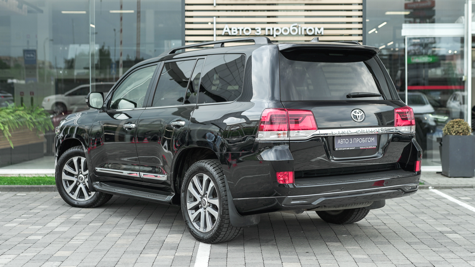 Toyota LAND CRUISER 2017 року з пробігом 157045 км, Універсал, Тойота Центр Львів "Діамант", м.Львів - 2425500 ГРН | Фото № 2