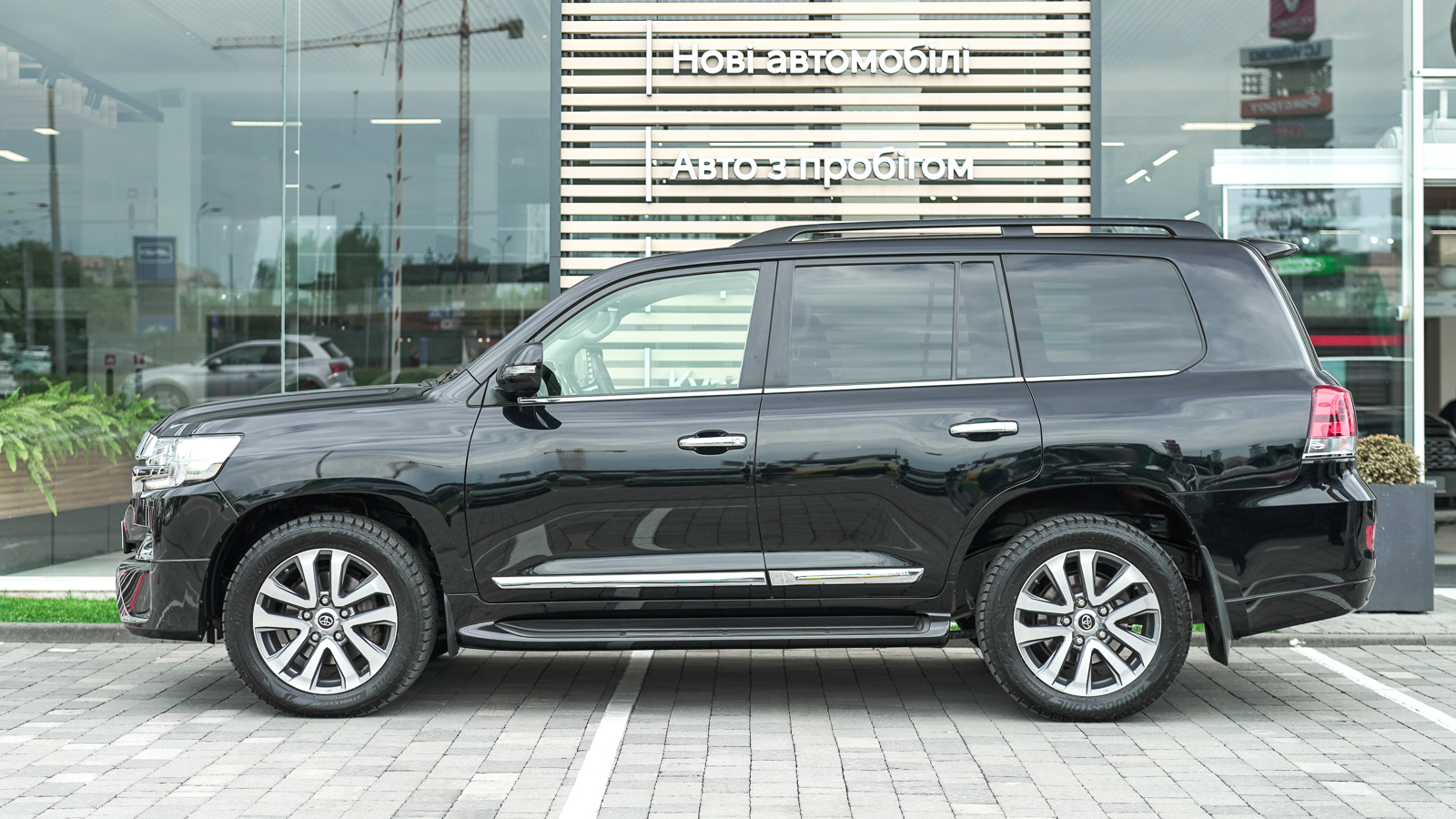 Toyota LAND CRUISER 2017 року з пробігом 157045 км, Універсал, Тойота Центр Львів "Діамант", м.Львів - 2425500 ГРН | Фото № 3