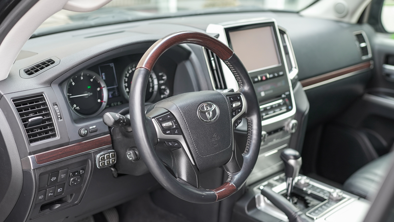 Toyota LAND CRUISER 2017 року з пробігом 157045 км, Універсал, Тойота Центр Львів "Діамант", м.Львів - 2425500 ГРН | Фото № 14