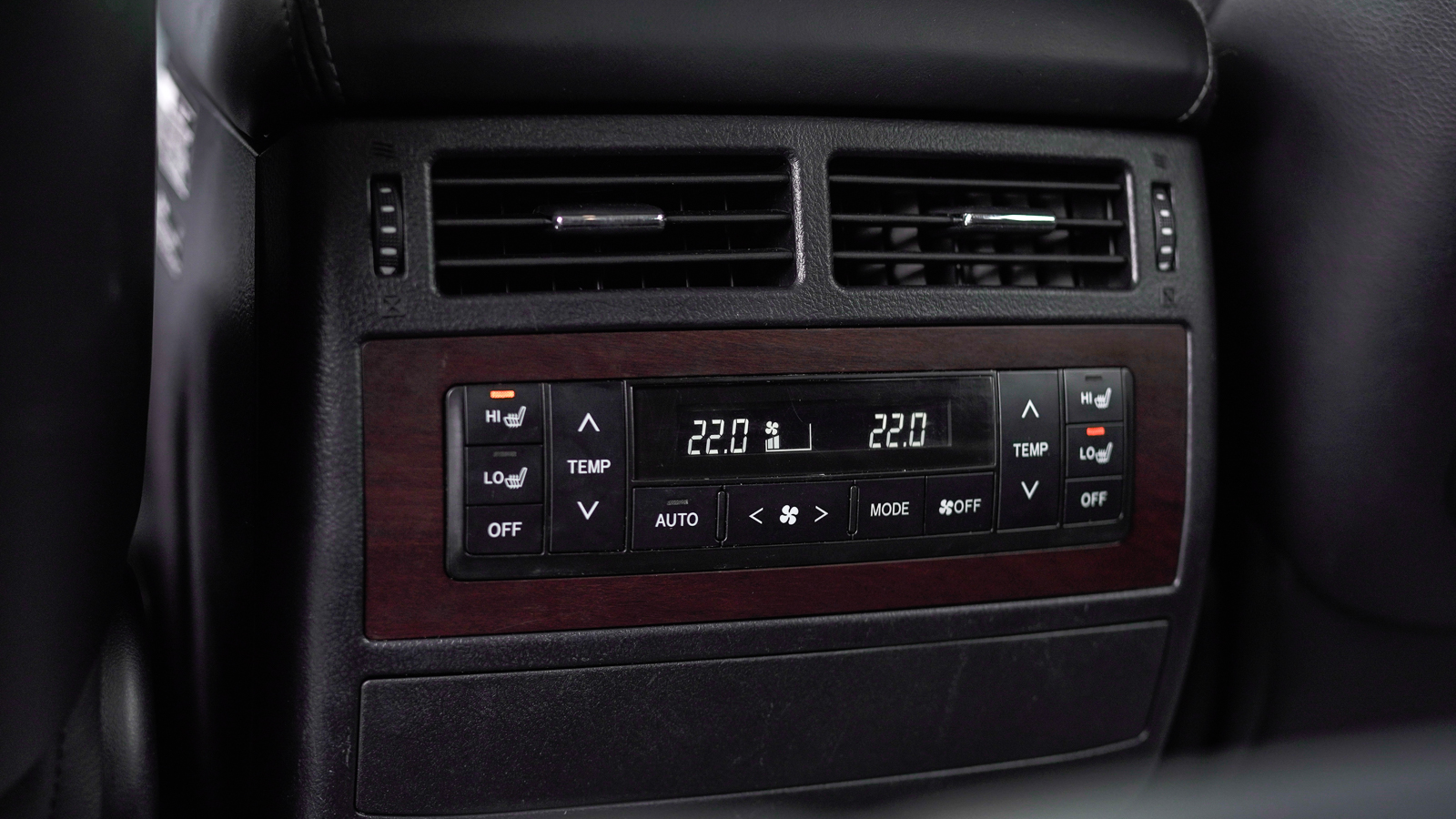 Toyota LAND CRUISER 2017 року з пробігом 157045 км, Універсал, Тойота Центр Львів "Діамант", м.Львів - 2425500 ГРН | Фото № 38