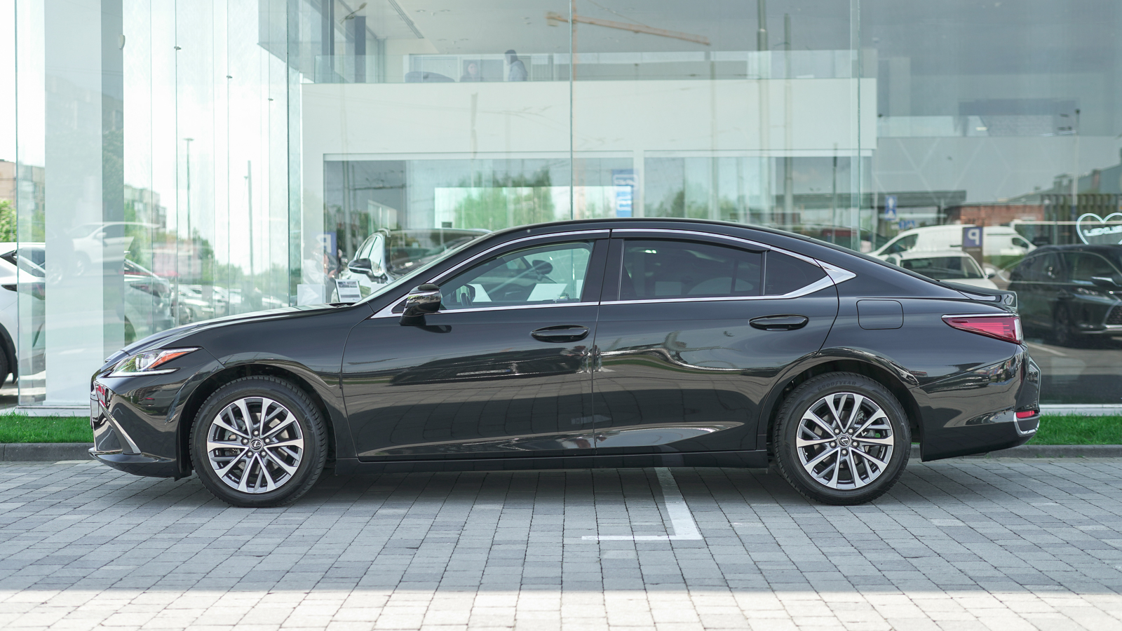 Lexus ES 2022 року з пробігом 48505 км, Седан, Лексус Львів, м.Львів - 1609650 ГРН | Фото № 3
