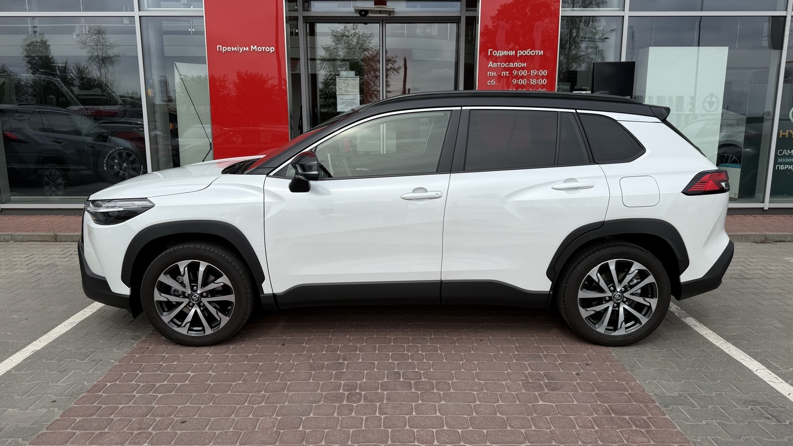 Toyota COROLLA CROSS 2025 року з пробігом 5586 км, Універсал, Тойота Центр Вінниця "Преміум Мотор", м.Вінниця - 1680000 ГРН | Фото № 3