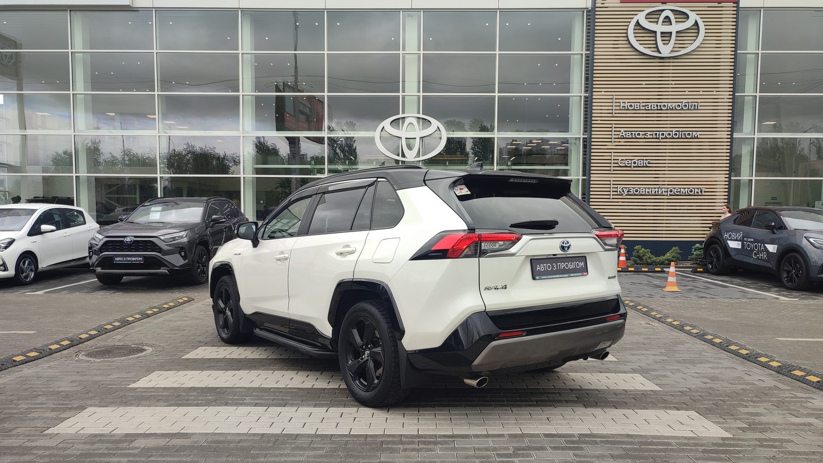 Toyota RAV4 2019 року з пробігом 184250 км, Універсал, Тойота Центр Київ "ВіДі Автострада", м.Київ - 1408000 ГРН | Фото № 2
