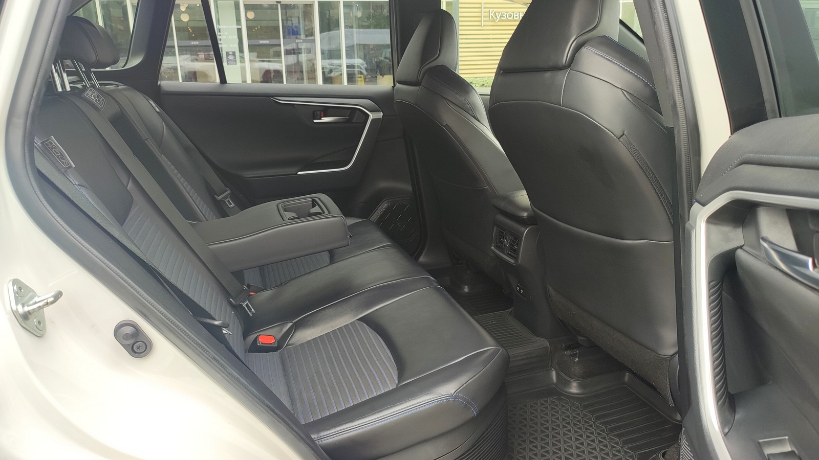 Toyota RAV4 2019 року з пробігом 184250 км, Універсал, Тойота Центр Київ "ВіДі Автострада", м.Київ - 1408000 ГРН | Фото № 7
