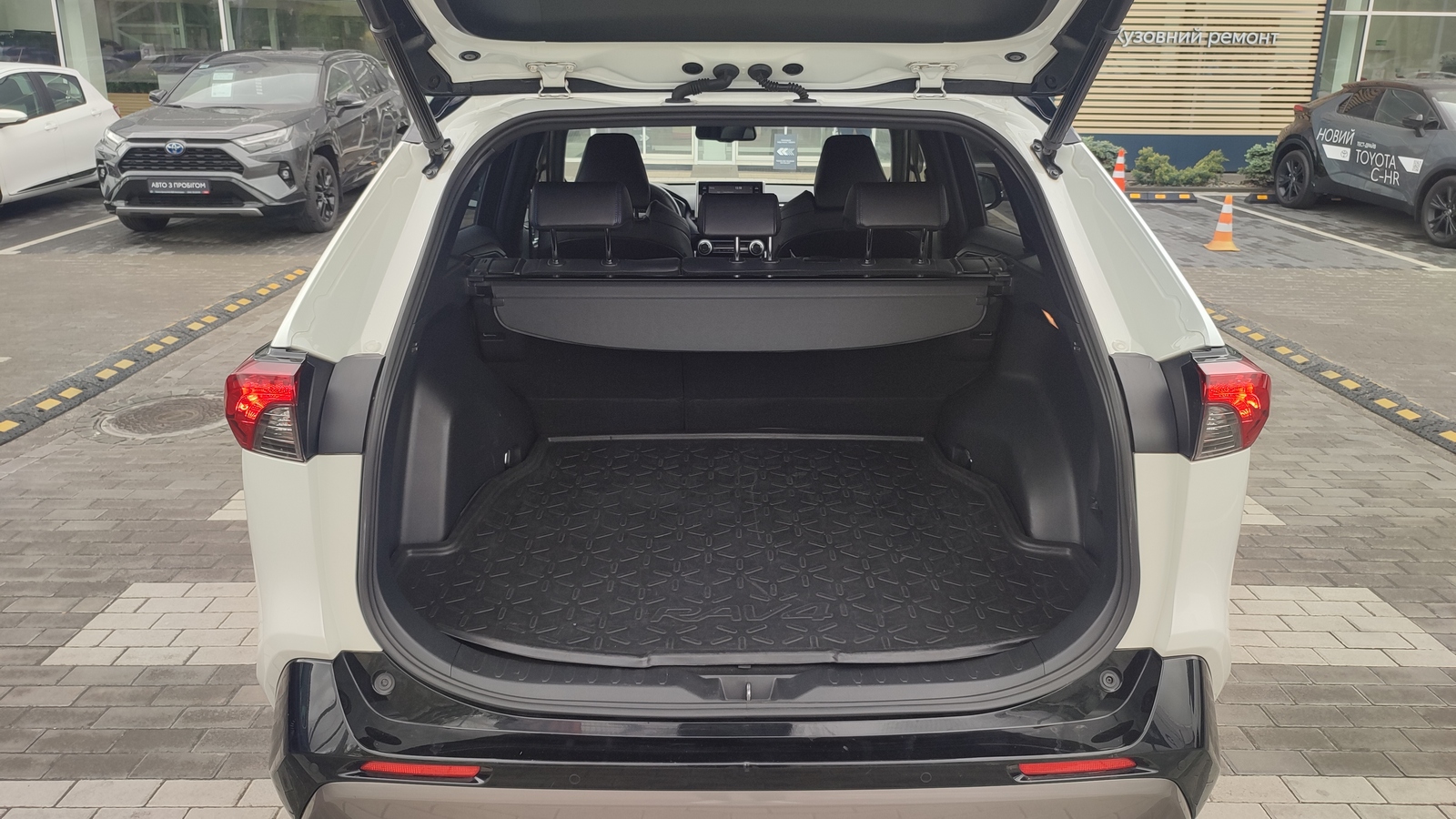 Toyota RAV4 2019 року з пробігом 184250 км, Універсал, Тойота Центр Київ "ВіДі Автострада", м.Київ - 1408000 ГРН | Фото № 10