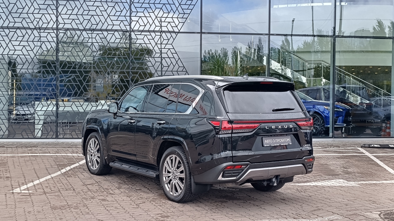 Lexus LX 2022 року з пробігом 52786 км, Універсал, Лексус Київ Захід, м.Київ - 5260000 ГРН | Фото № 2