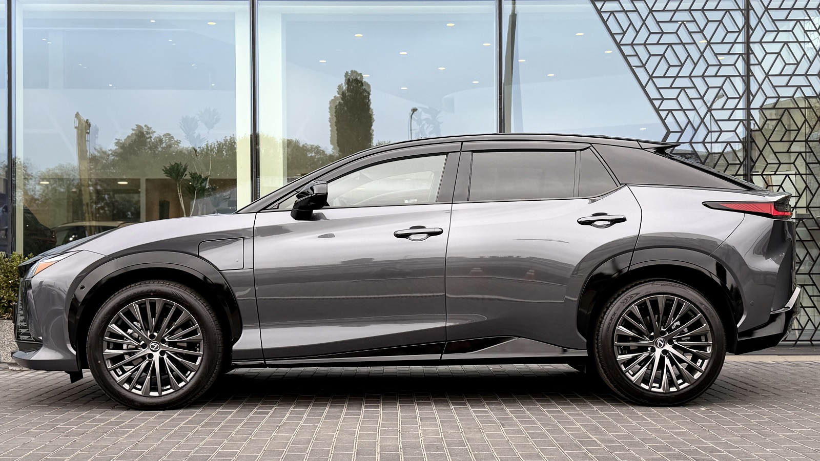 Lexus RZ 450e 2024 року з пробігом 8850 км, Універсал, Лексус Одеса, м.Одеса - 2620670 ГРН | Фото № 3