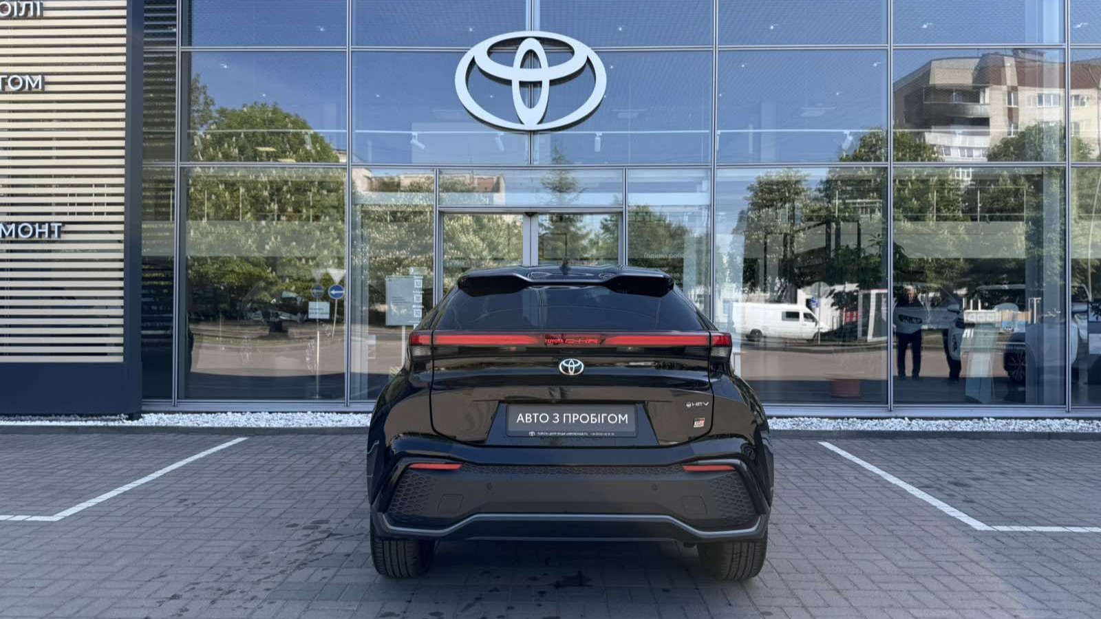 Toyota C-HR 2025 року, Хетчбек, Тойота Центр Луцьк "Автоконцепт", м.Луцьк | Фото № 3 Toyota C-HR 2025 року з пробігом 530 км, Хетчбек, Тойота Центр Луцьк "Автоконцепт", м.Луцьк - 1780000 ГРН | Фото № 3