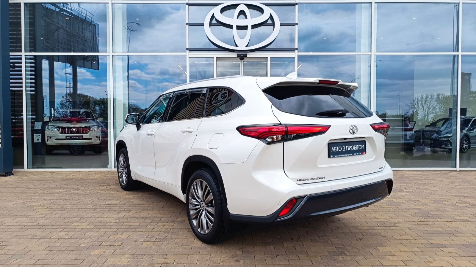 Toyota HIGHLANDER 2020 року з пробігом 54370 км, Універсал, Тойота Центр Київ «ВІДІ Аеропорт», м.Київ - 1970000 ГРН | Фото № 2