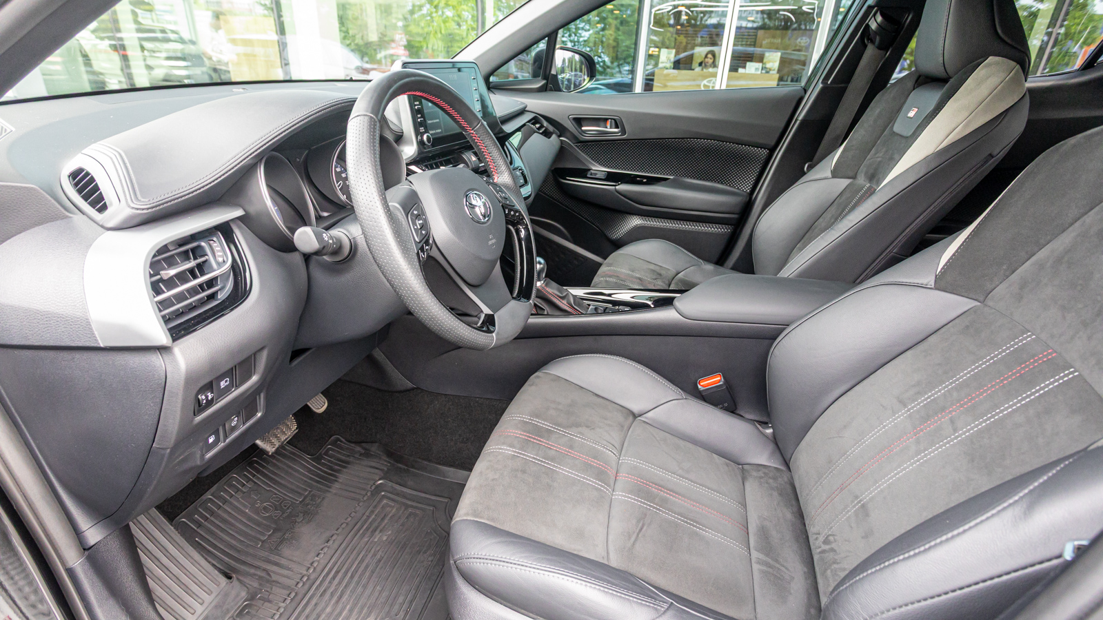 Toyota C-HR 2022 року з пробігом 50688 км, Хетчбек, Тойота Центр Дніпро "Алмаз Мотор" на Запорізькому шосе, м.Дніпро - 1335000 ГРН | Фото № 14