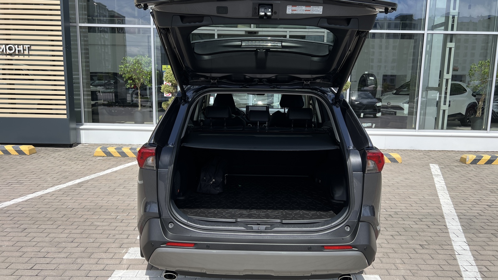 Toyota RAV4 2025 року, Універсал, Тойота Центр Чернігів "Соллі-Плюс", м.Чернігів | Фото № 10 Toyota RAV4 2025 року з пробігом 7767 км, Універсал, Тойота Центр Чернігів "Соллі-Плюс", м.Чернігів - 2100000 ГРН | Фото № 10