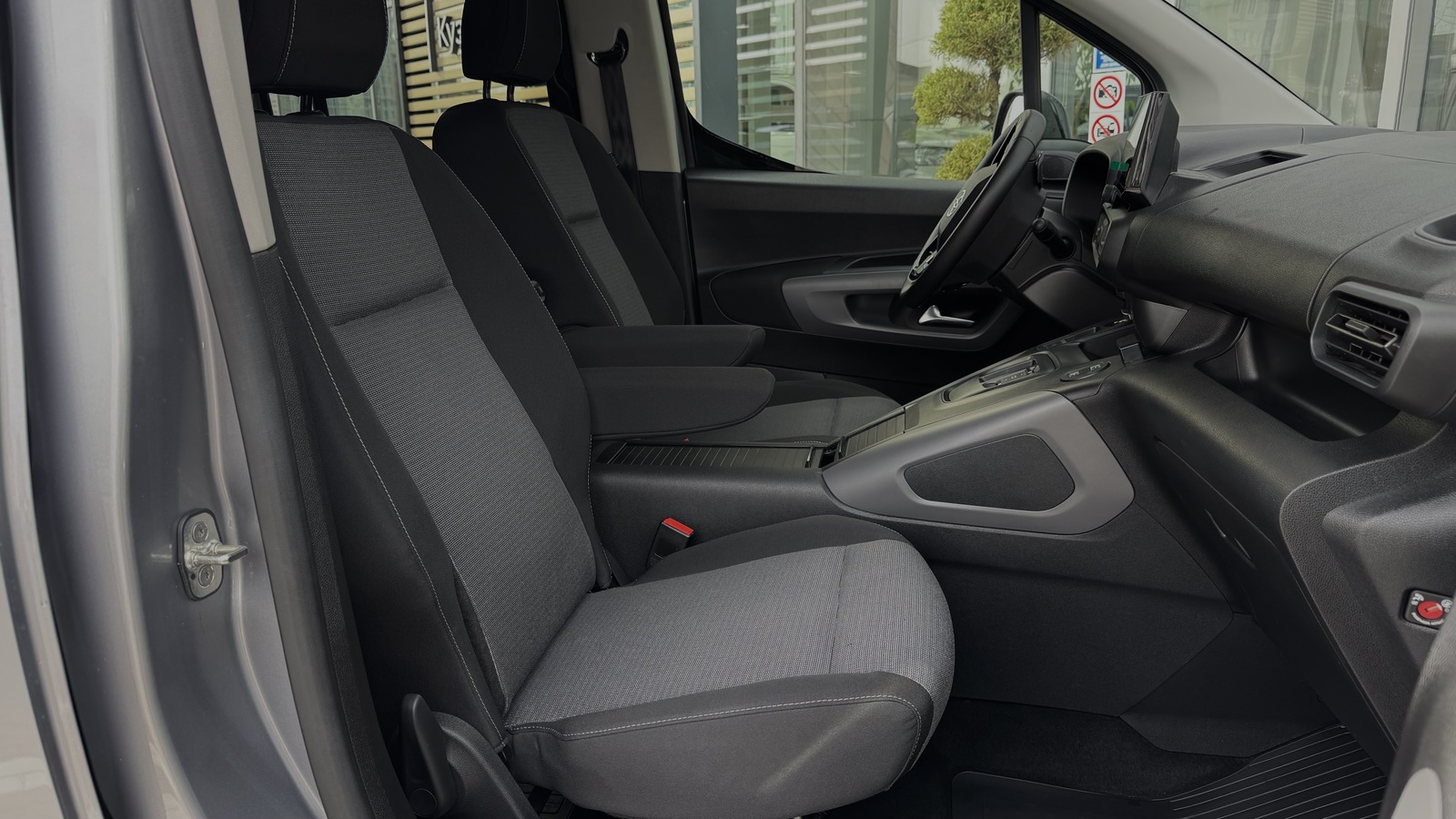 Toyota PROACE CITY VERSO 2025 року з пробігом 35332 км, Мінівен, Тойота Центр Чернігів "Соллі-Плюс", м.Чернігів - 1243000 ГРН | Фото № 6