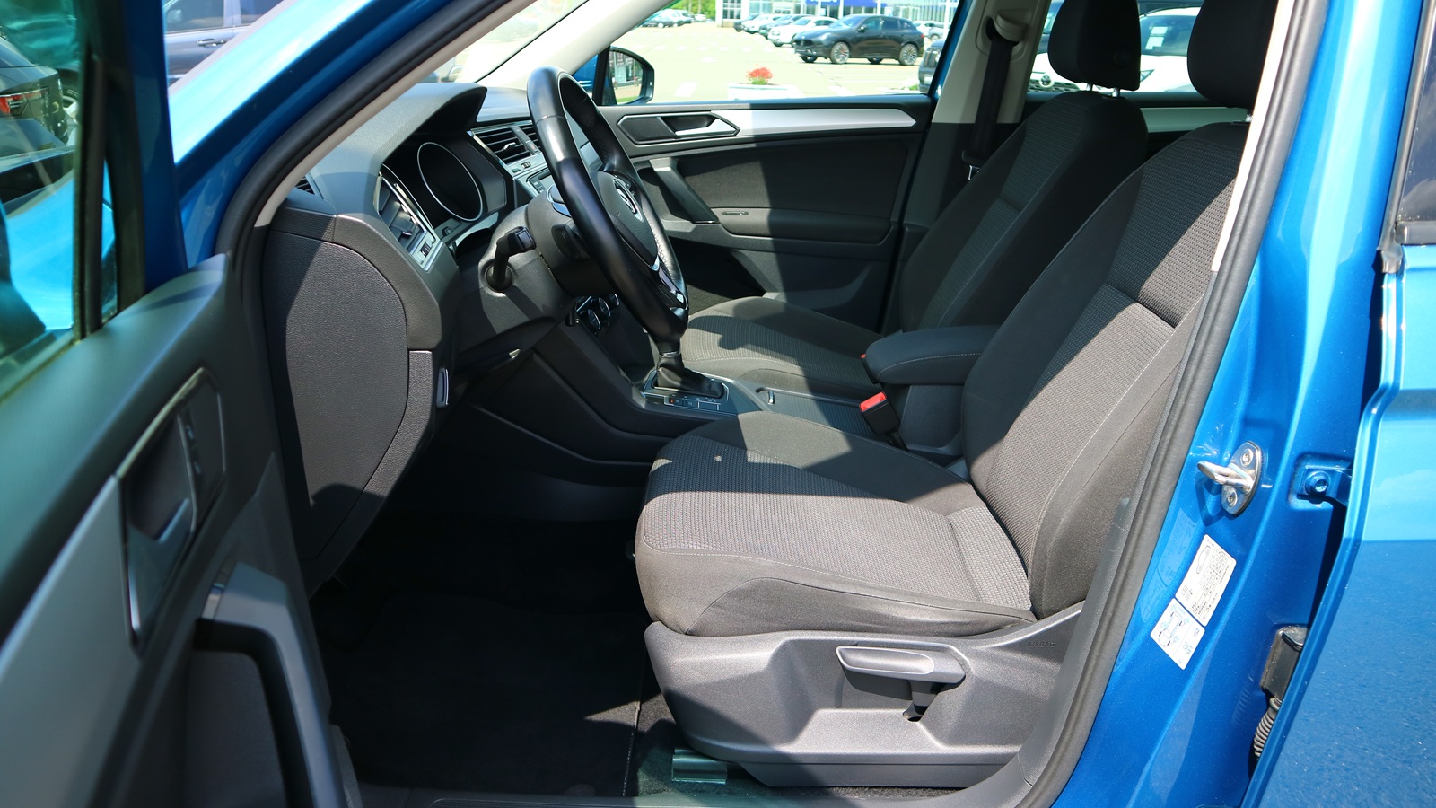 Інші авто VOLKSWAGEN TIGUAN 2017 року, Універсал, Тойота Центр Київ "Автосаміт Укравто Столичне", м.Київ | Фото № 13 Інші авто VOLKSWAGEN TIGUAN 2017 року з пробігом 160000 км, Універсал, Тойота Центр Київ "Автосаміт Укравто Столичне", м.Київ - 783000 ГРН | Фото № 13