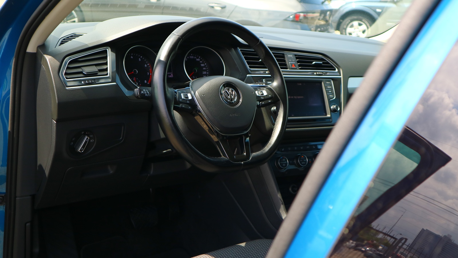 Інші авто VOLKSWAGEN TIGUAN 2017 року, Універсал, Тойота Центр Київ "Автосаміт Укравто Столичне", м.Київ | Фото № 18 Інші авто VOLKSWAGEN TIGUAN 2017 року з пробігом 160000 км, Універсал, Тойота Центр Київ "Автосаміт Укравто Столичне", м.Київ - 783000 ГРН | Фото № 18
