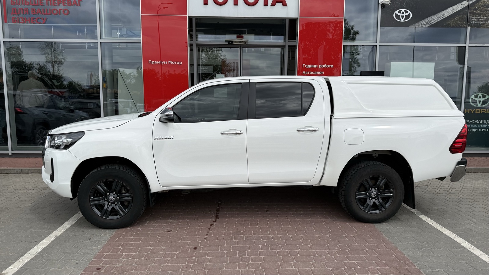 Toyota HILUX 2023 року, Пікап, Тойота Центр Вінниця "Преміум Мотор", м.Вінниця | Фото № 3 Toyota HILUX 2023 року з пробігом 141996 км, Пікап, Тойота Центр Вінниця "Преміум Мотор", м.Вінниця - 1826000 ГРН | Фото № 3
