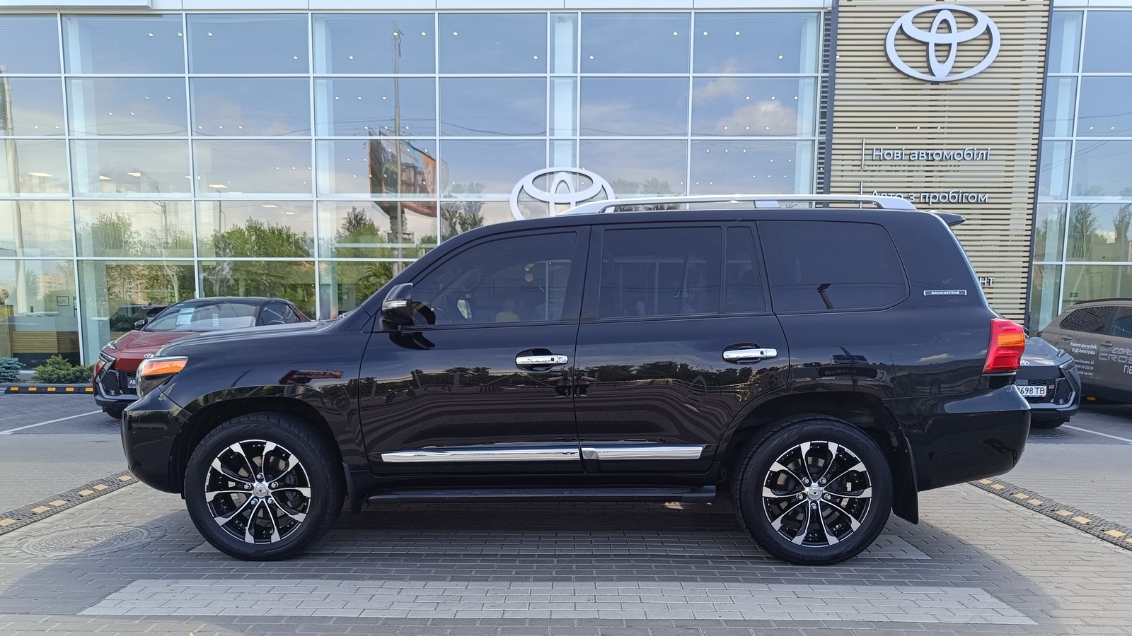 Toyota LAND CRUISER 2014 року, Універсал, Тойота Центр Київ "ВіДі Автострада", м.Київ | Фото № 3 Toyota LAND CRUISER 2014 року з пробігом 176907 км, Універсал, Тойота Центр Київ "ВіДі Автострада", м.Київ - 1740000 ГРН | Фото № 3