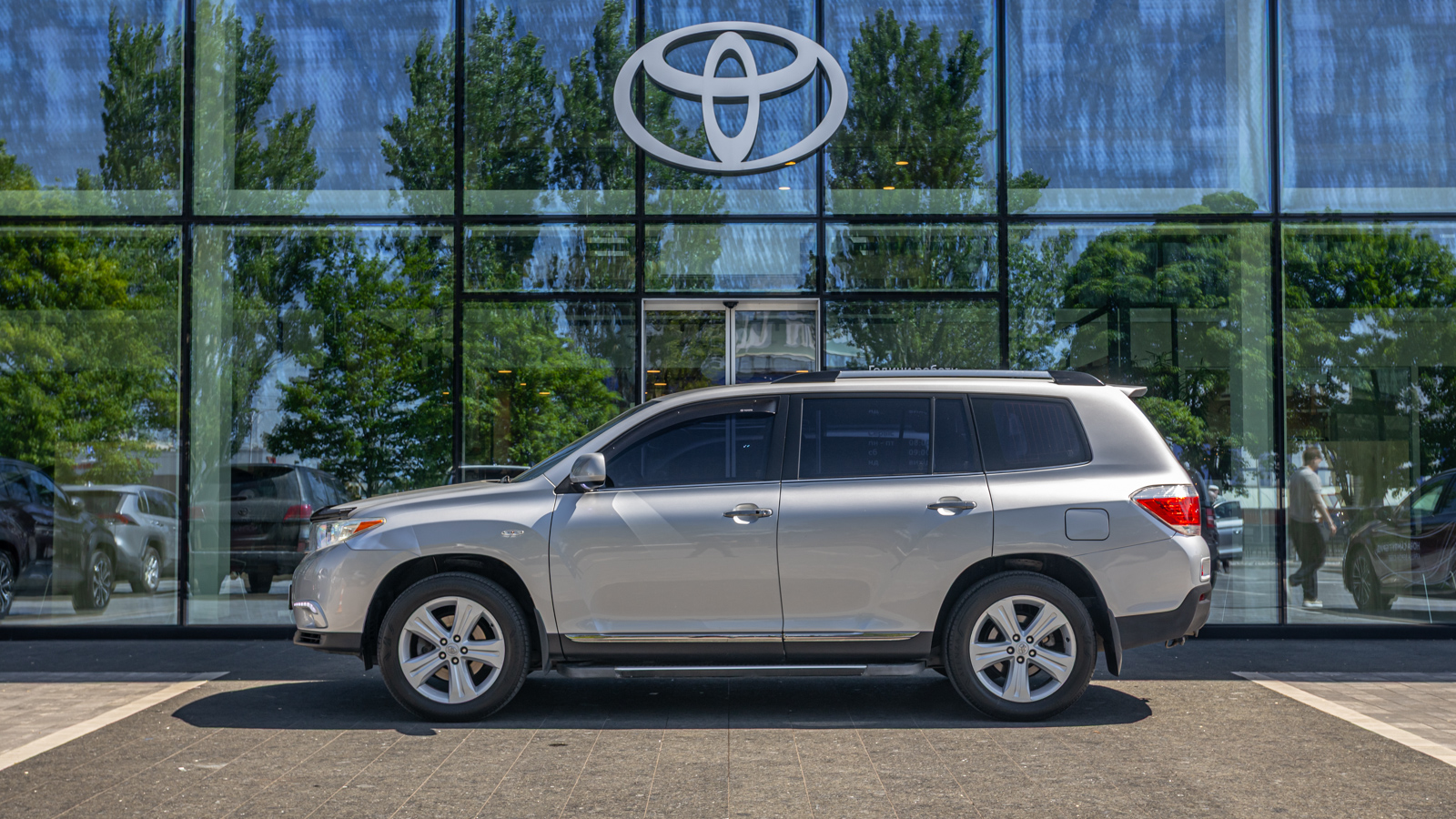 Toyota HIGHLANDER 2013 року з пробігом 208488 км, Універсал, Тойота Центр Дніпро "Алмаз Мотор" на Запорізькому шосе, м.Дніпро - 755000 ГРН | Фото № 3