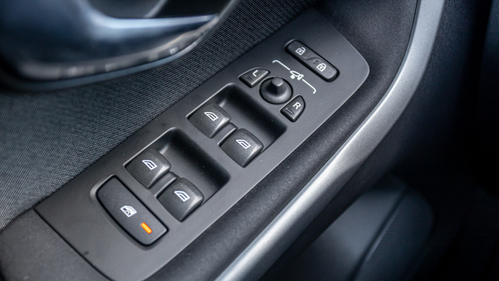 Інші авто VOLVO V40 2017 року з пробігом 118745 км, Хетчбек, Тойота Центр Дніпро "Алмаз Мотор" на Запорізькому шосе, м.Дніпро - 810000 ГРН | Фото № 21