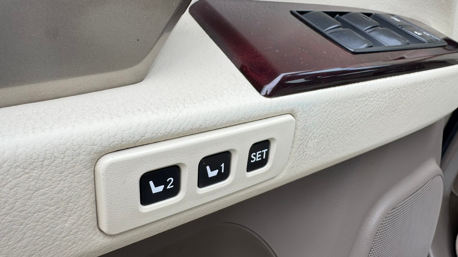 Lexus GX 2015 року, Універсал, Тойота Центр Івано-Франківськ "Класик-Авто", м.Івано-Франківськ | Фото № 21 Lexus GX 2015 року з пробігом 208668 км, Універсал, Тойота Центр Івано-Франківськ "Класик-Авто", м.Івано-Франківськ - 1271600 ГРН | Фото № 21