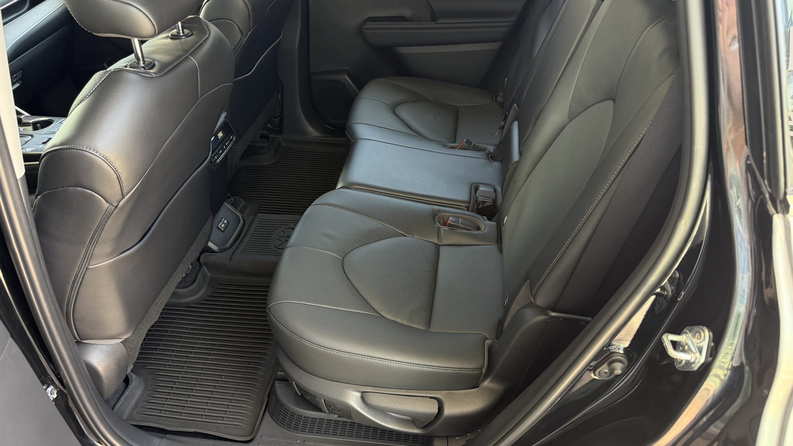 Toyota HIGHLANDER 2023 року, Універсал, Тойота Центр Кривий Ріг "Алмаз Сістем", м.Кривий Ріг | Фото № 11 Toyota HIGHLANDER 2023 року з пробігом 89452 км, Універсал, Тойота Центр Кривий Ріг "Алмаз Сістем", м.Кривий Ріг - 2200000 ГРН | Фото № 11