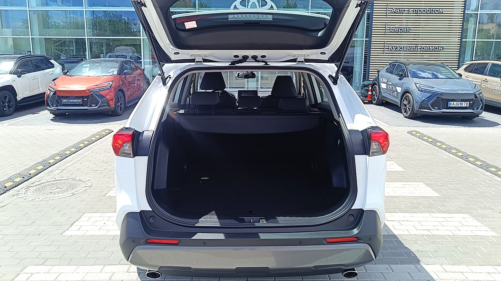 Toyota RAV4 2019 року, Універсал, Тойота Центр Київ "ВіДі Автострада", м.Київ | Фото № 10 Toyota RAV4 2019 року з пробігом 58559 км, Універсал, Тойота Центр Київ "ВіДі Автострада", м.Київ - 1460000 ГРН | Фото № 10