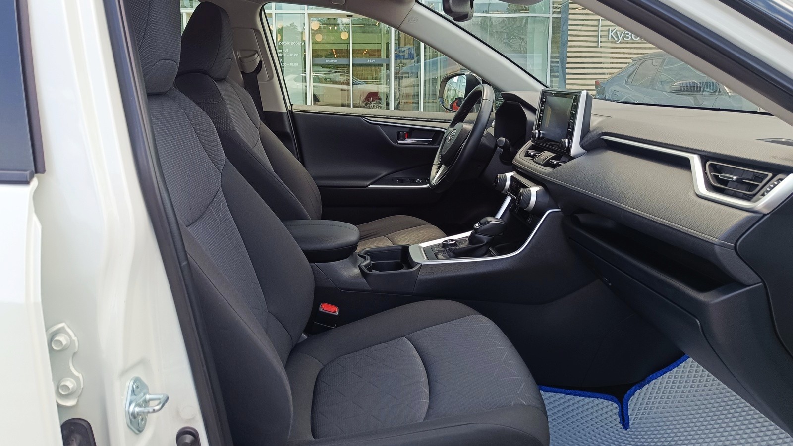 Toyota RAV4 2021 року, Універсал, Тойота Центр Київ "ВіДі Автострада", м.Київ | Фото № 6 Toyota RAV4 2021 року з пробігом 99313 км, Універсал, Тойота Центр Київ "ВіДі Автострада", м.Київ - 1400000 ГРН | Фото № 6