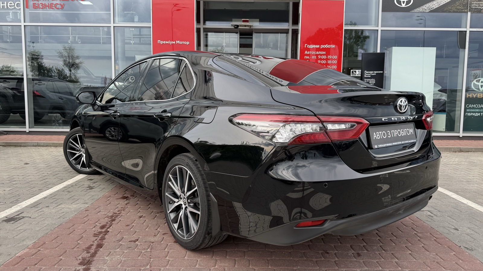 Toyota CAMRY 2021 року, Седан, Тойота Центр Вінниця "Преміум Мотор", м.Вінниця | Фото № 2 Toyota CAMRY 2021 року з пробігом 64424 км, Седан, Тойота Центр Вінниця "Преміум Мотор", м.Вінниця - 1400000 ГРН | Фото № 2