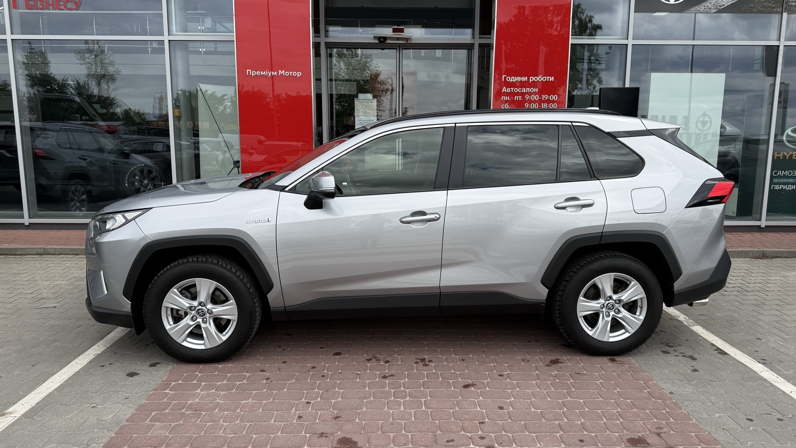 Toyota RAV4 2021 року з пробігом 52775 км, Універсал, Тойота Центр Вінниця "Преміум Мотор", м.Вінниця - 1625000 ГРН | Фото № 3
