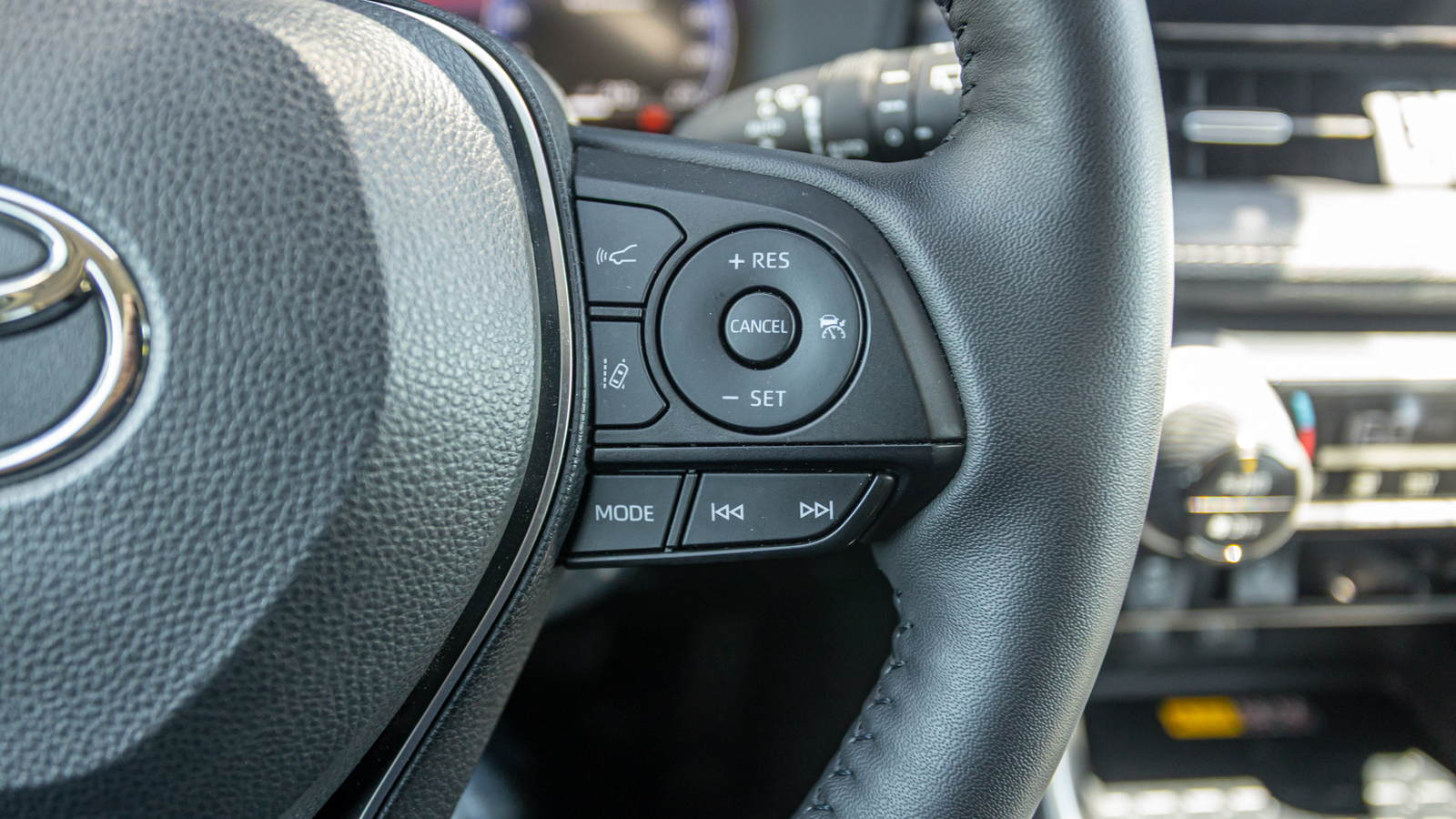 Toyota RAV4 2025 року, Універсал, Тойота Центр Дніпро "Алмаз Мотор" на Запорізькому шосе, м.Дніпро | Фото № 28 Toyota RAV4 2025 року з пробігом 32537 км, Універсал, Тойота Центр Дніпро "Алмаз Мотор" на Запорізькому шосе, м.Дніпро - 1750000 ГРН | Фото № 28
