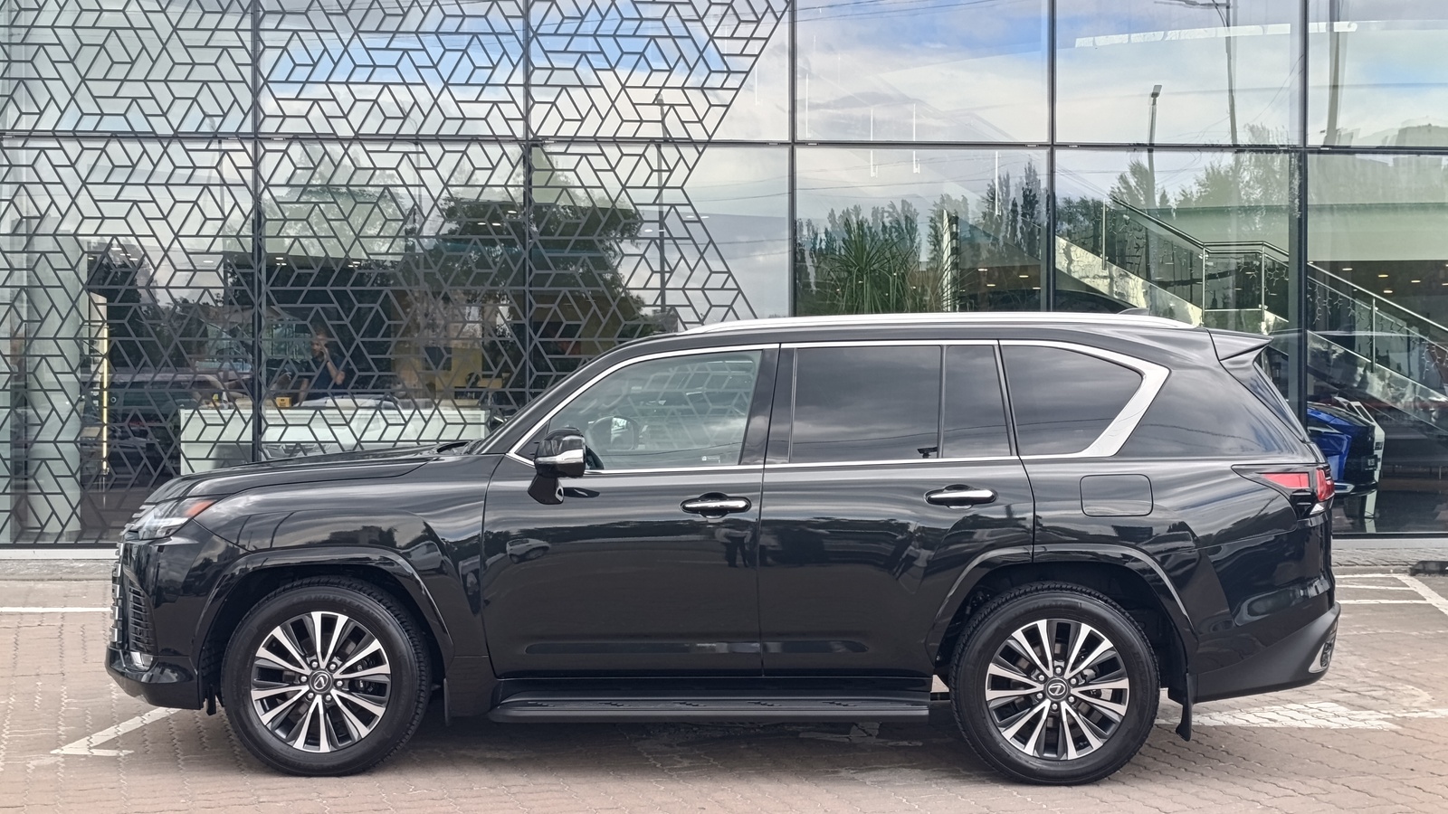 Lexus LX 2025 року, Універсал, Лексус Київ Захід, м.Київ | Фото № 3 Lexus LX 2025 року з пробігом 38374 км, Універсал, Лексус Київ Захід, м.Київ - 5920000 ГРН | Фото № 3