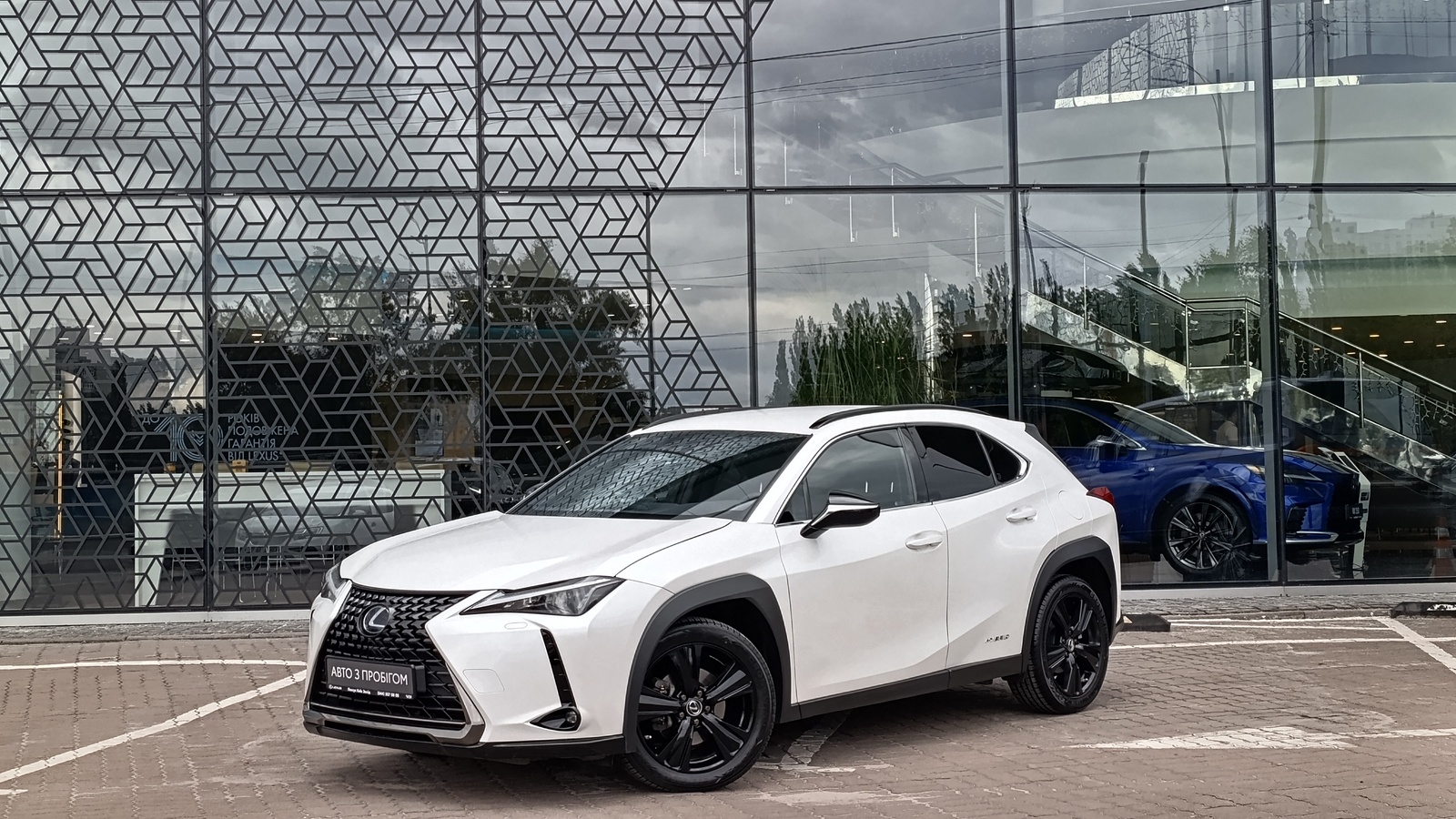 Lexus UX 2020 року, Хетчбек, Лексус Київ Захід, м.Київ | Фото № 1 Lexus UX 2020 року з пробігом 68849 км, Хетчбек, Лексус Київ Захід, м.Київ - 1382000 ГРН | Фото № 1