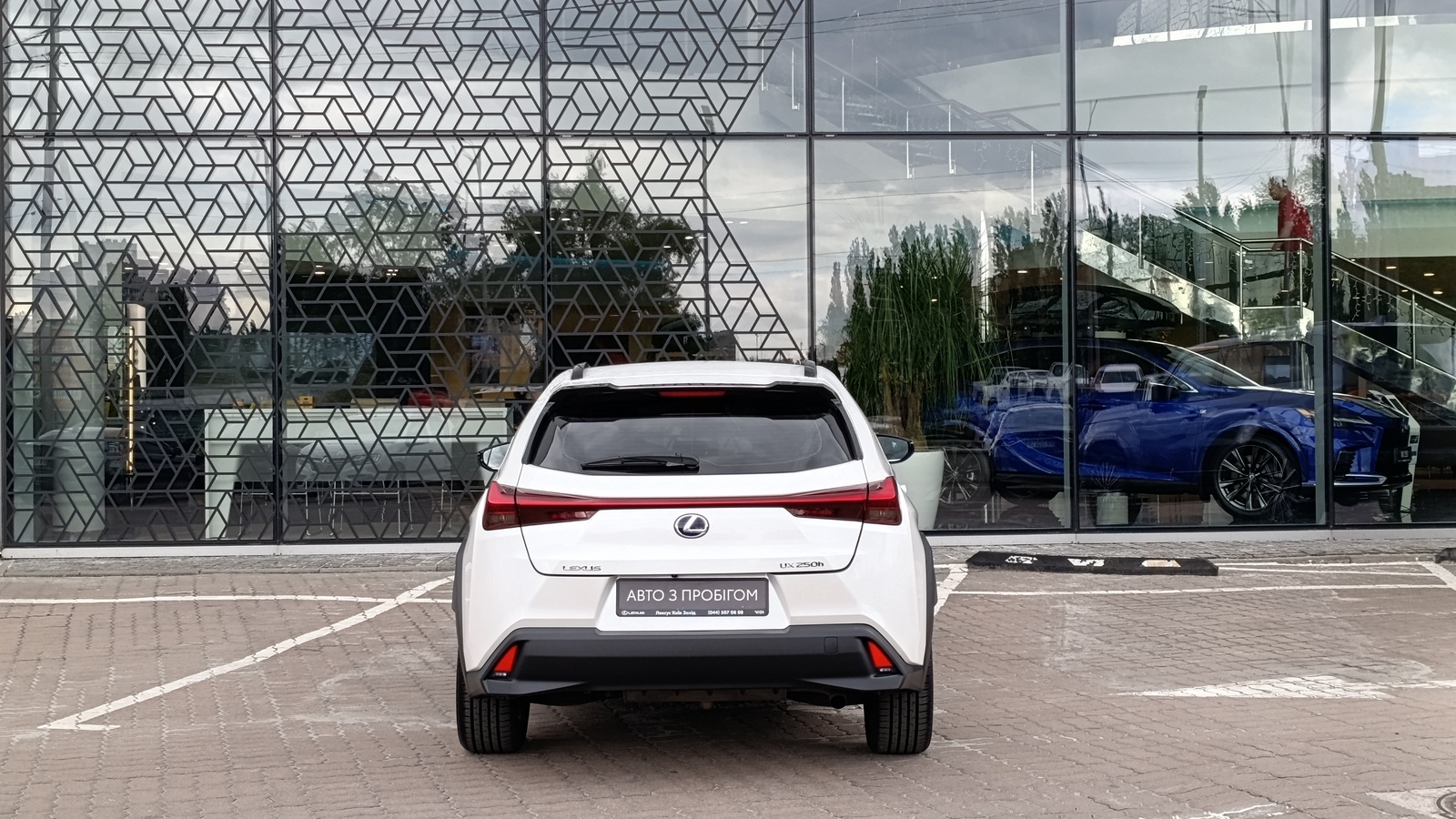 Lexus UX 2020 року, Хетчбек, Лексус Київ Захід, м.Київ | Фото № 4 Lexus UX 2020 року з пробігом 68849 км, Хетчбек, Лексус Київ Захід, м.Київ - 1382000 ГРН | Фото № 4