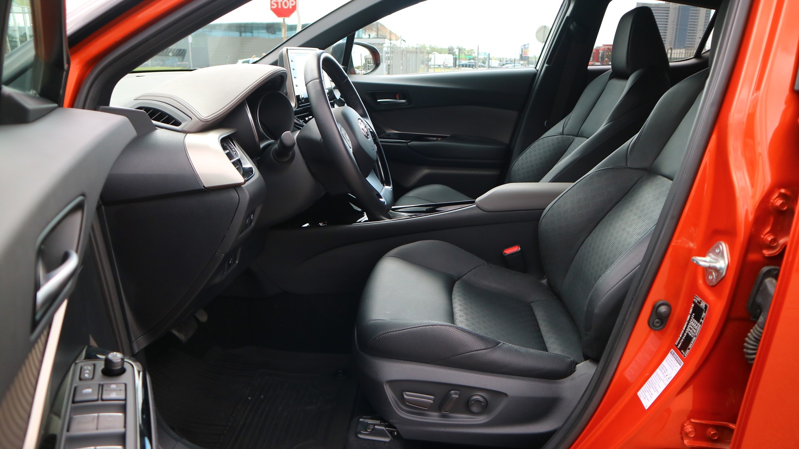 Toyota C-HR 2020 року, Хетчбек, Тойота Центр Київ "Автосаміт Укравто Столичне", м.Київ | Фото № 13 Toyota C-HR 2020 року з пробігом 34448 км, Хетчбек, Тойота Центр Київ "Автосаміт Укравто Столичне", м.Київ - 1332000 ГРН | Фото № 13