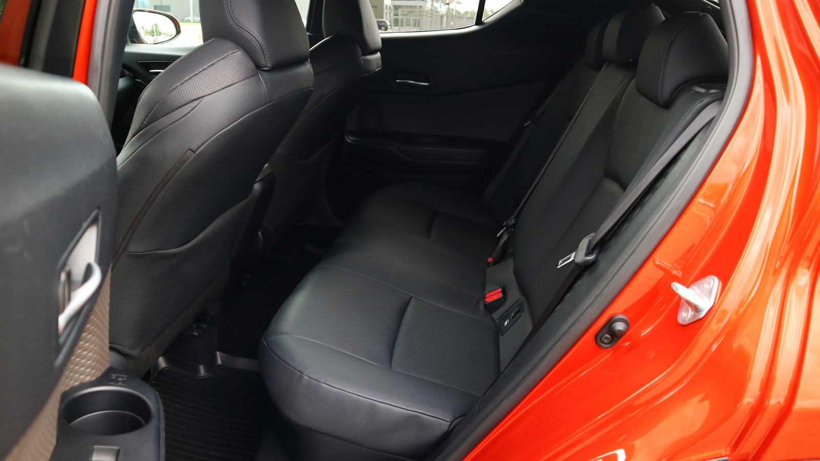Toyota C-HR 2020 року, Хетчбек, Тойота Центр Київ "Автосаміт Укравто Столичне", м.Київ | Фото № 14 Toyota C-HR 2020 року з пробігом 34448 км, Хетчбек, Тойота Центр Київ "Автосаміт Укравто Столичне", м.Київ - 1332000 ГРН | Фото № 14