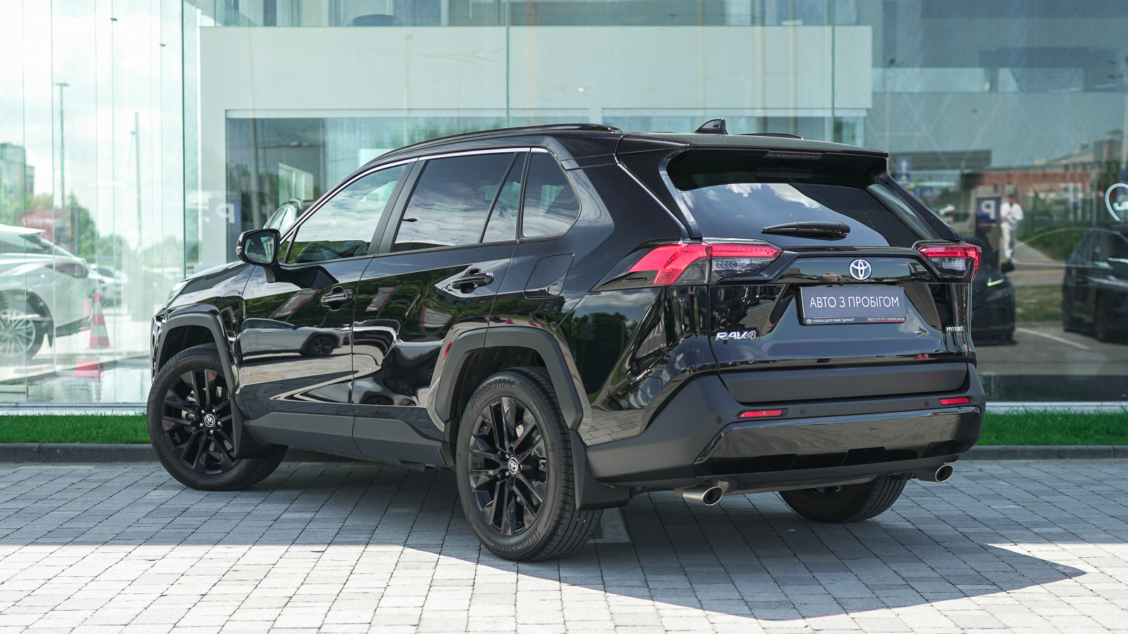 Toyota RAV4 2024 року, Універсал, Лексус Львів, м.Львів | Фото № 2 Toyota RAV4 2024 року з пробігом 41608 км, Універсал, Лексус Львів, м.Львів - 2138850 ГРН | Фото № 2