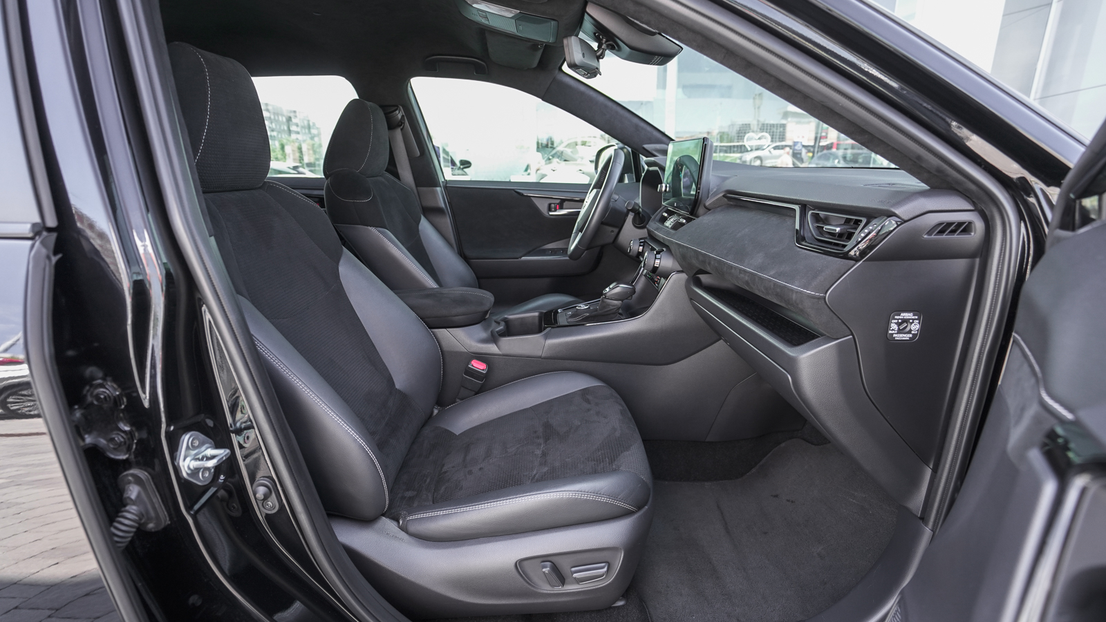 Toyota RAV4 2024 року, Універсал, Лексус Львів, м.Львів | Фото № 6 Toyota RAV4 2024 року з пробігом 41608 км, Універсал, Лексус Львів, м.Львів - 2138850 ГРН | Фото № 6