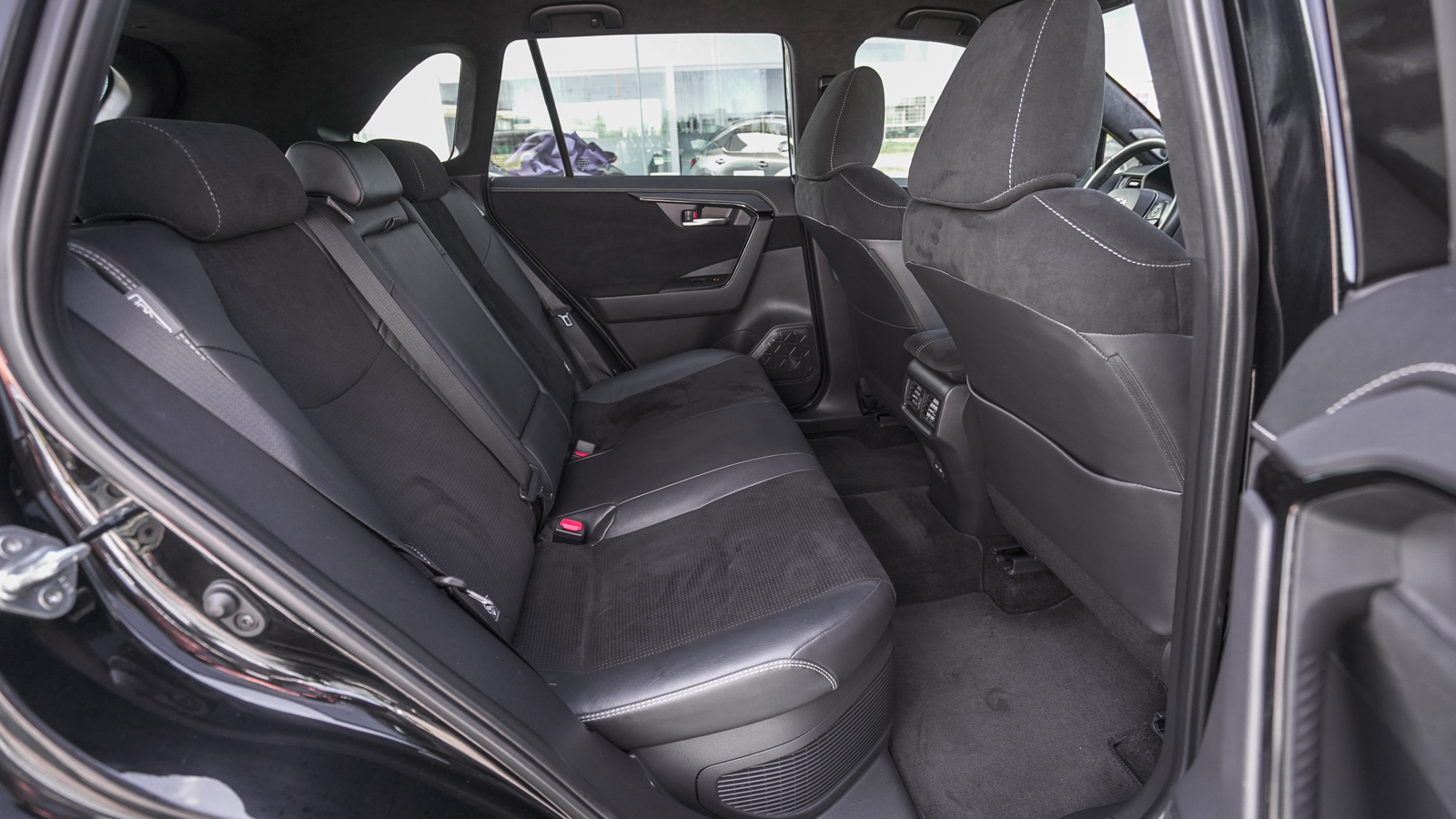 Toyota RAV4 2024 року, Універсал, Лексус Львів, м.Львів | Фото № 7 Toyota RAV4 2024 року з пробігом 41608 км, Універсал, Лексус Львів, м.Львів - 2138850 ГРН | Фото № 7