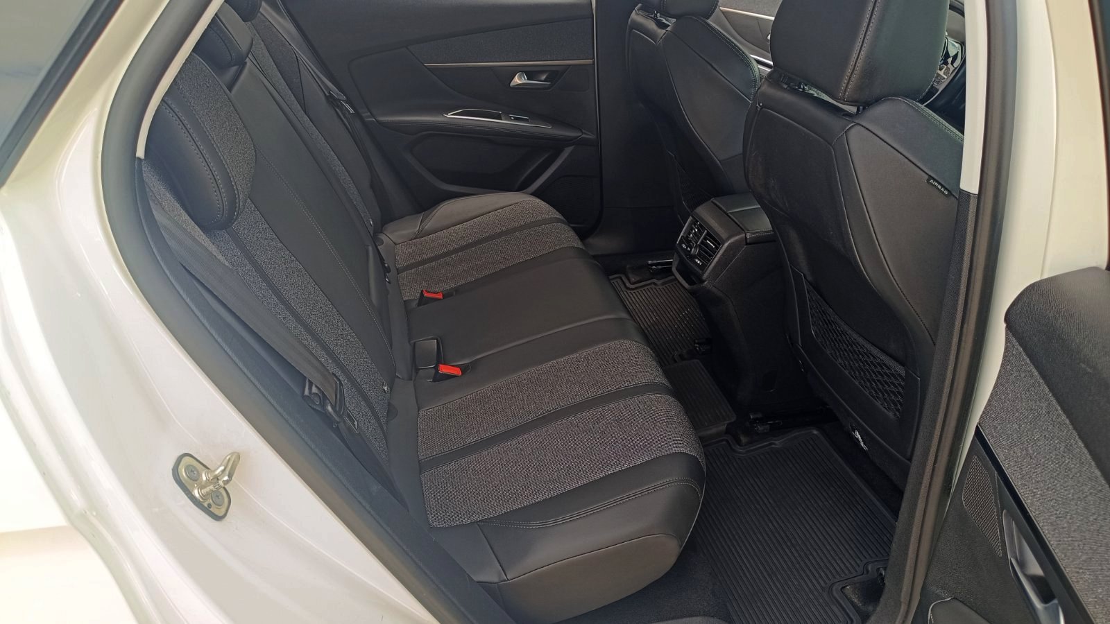 Інші авто PEUGEOT 3008 2019 року, Універсал, Тойота Центр Київ «ВІДІ Аеропорт», м.Київ | Фото № 7 Інші авто PEUGEOT 3008 2019 року з пробігом 130690 км, Універсал, Тойота Центр Київ «ВІДІ Аеропорт», м.Київ - 940000 ГРН | Фото № 7